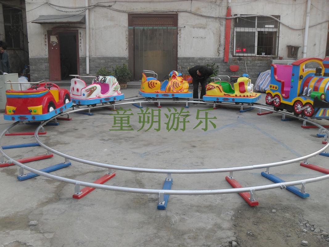 轨道火车游乐设备款式越来越多